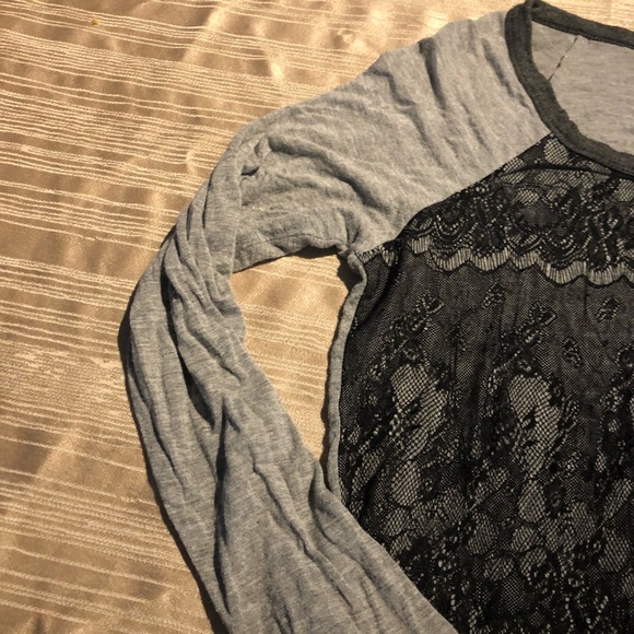 Women’s top - Picture 3 of 7